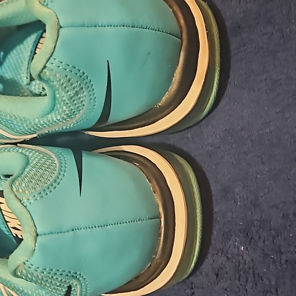 NIKE RUNNING SHOES - Picture 3 of 4